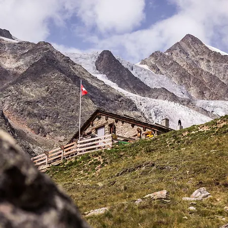 Hotell The Capra Saas Fee